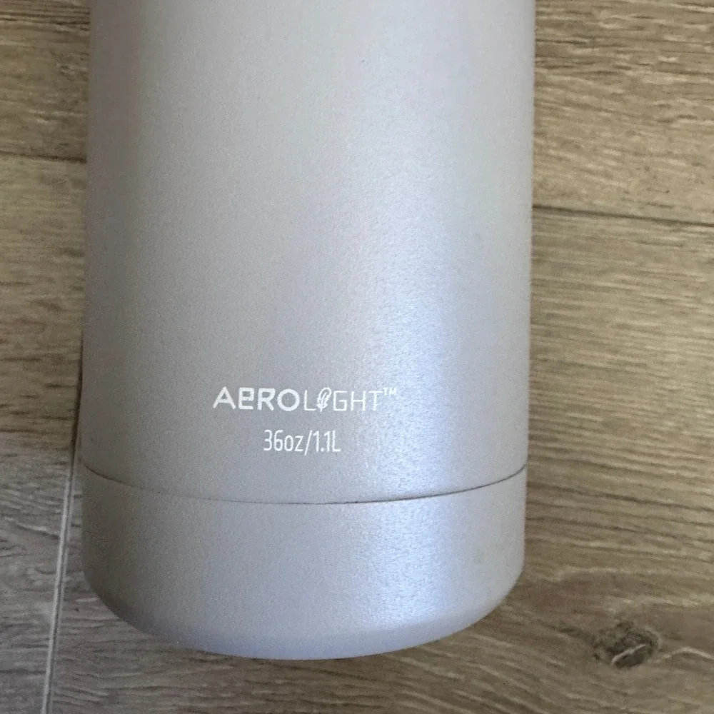 Stanley AeroLight Transit Bottle 36oz 1.1L Ash Gray Stainless Steel Water Bottle - Picture 2 of 12